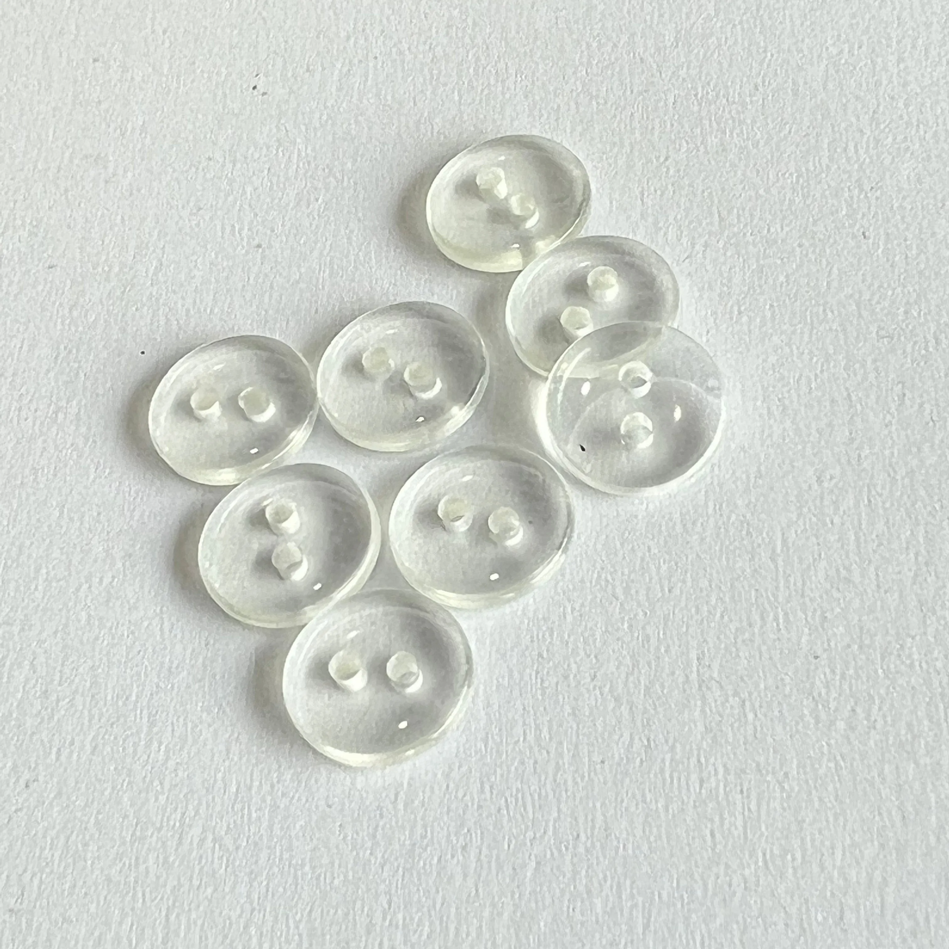 Clear / 2 Hole / Polyester