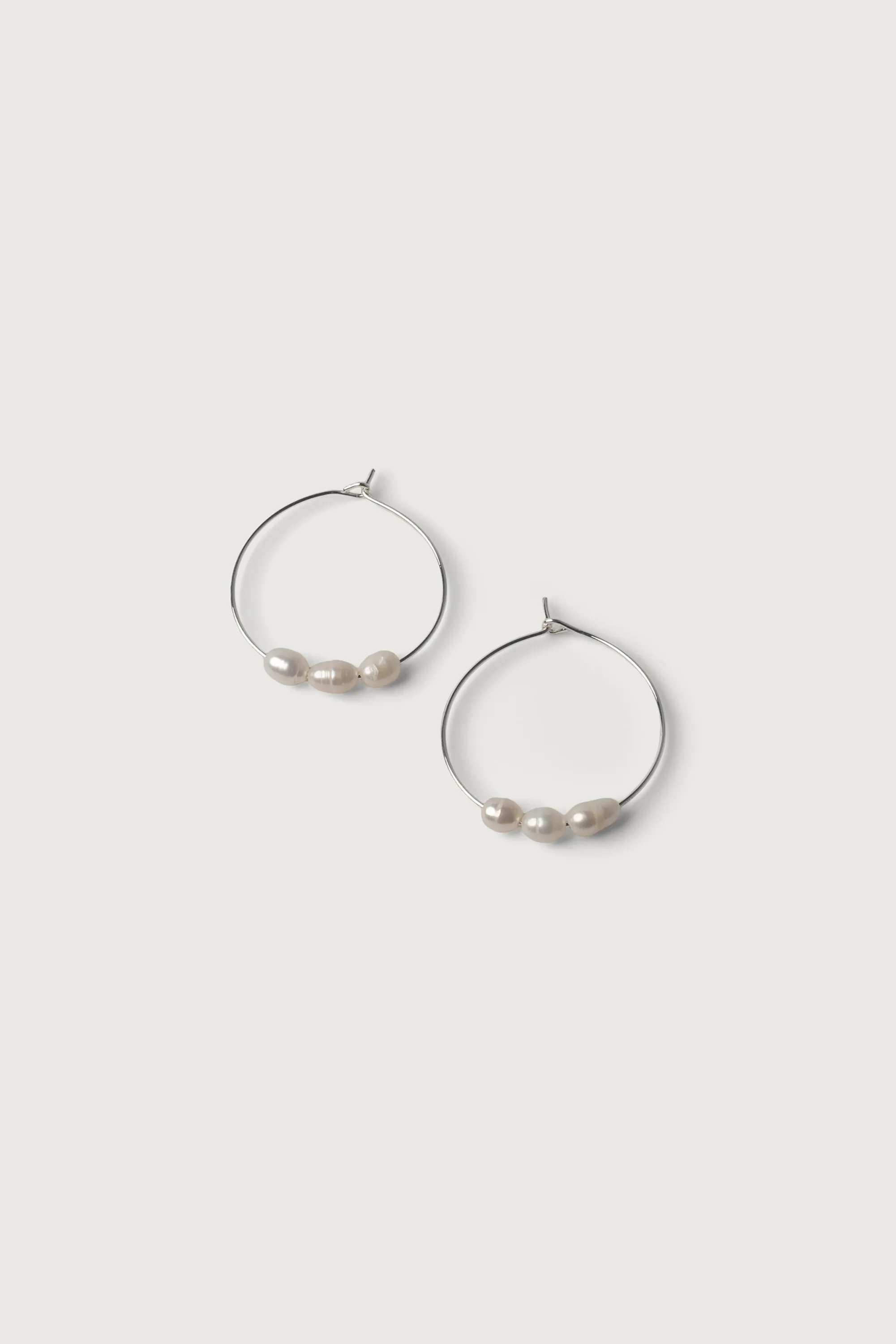 PEARL HOOP EARRING