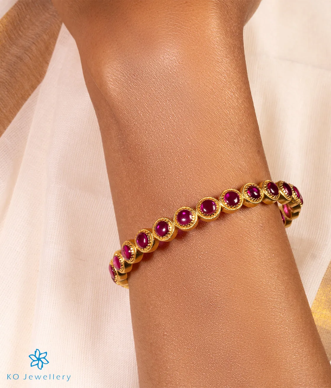The Ardra Silver Kemp Bangle (Red/Size 2.2)