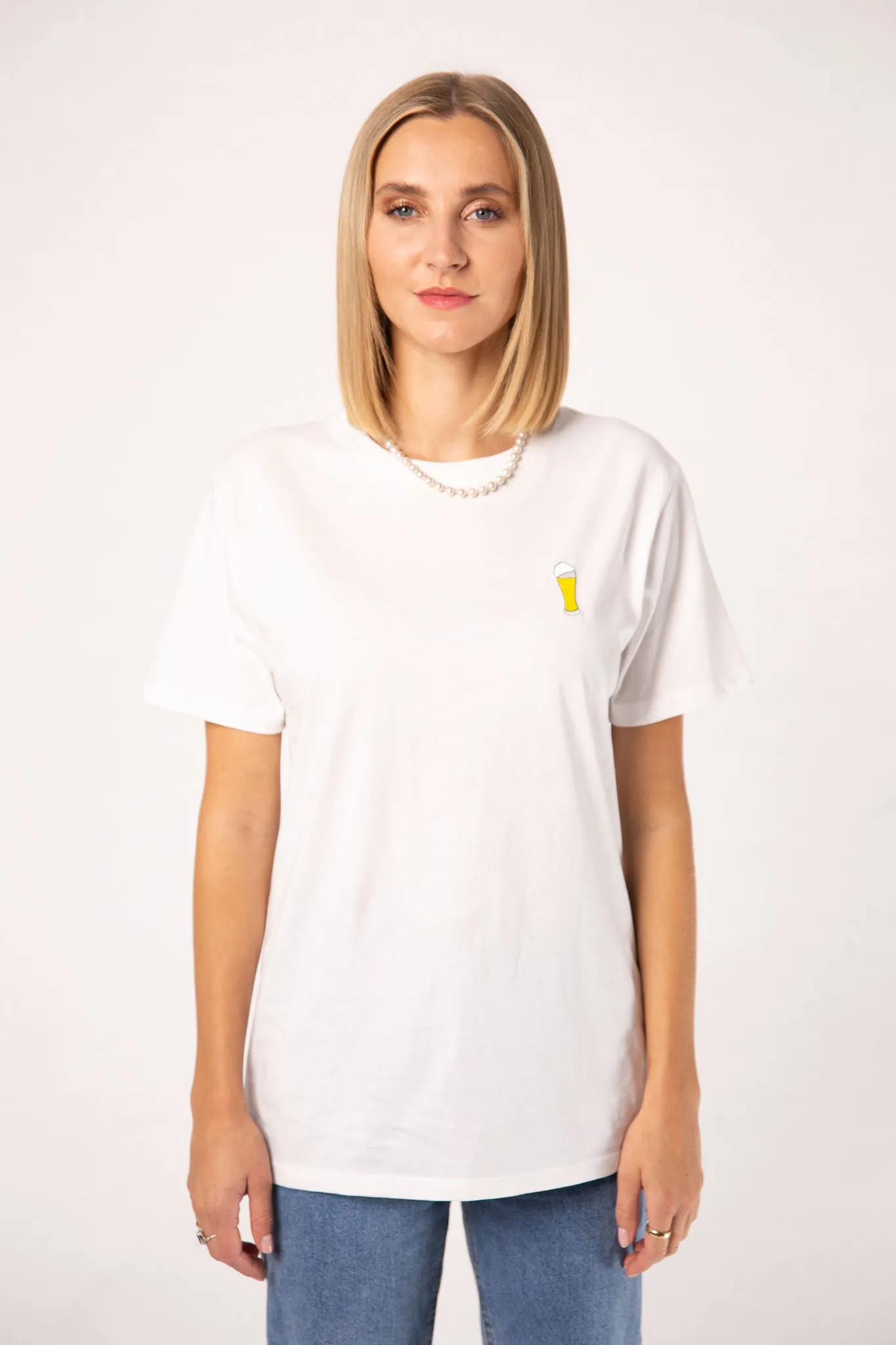 Weißbier | Besticktes Frauen Oversized Bio Baumwoll T-Shirt